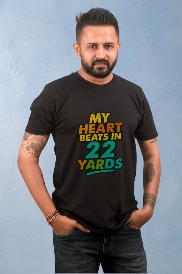 My Heart Beats In 22 Yards Classic Fit Black